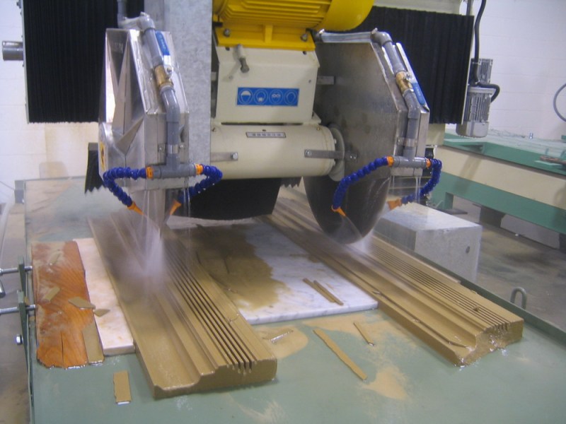 DNFX-1500｜Profile Shaping Machine