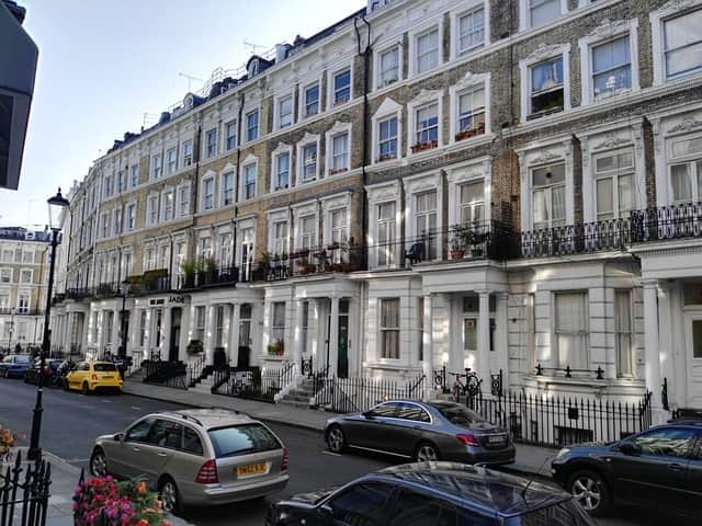 row of houses in london, Alojamiento inmersión cultural